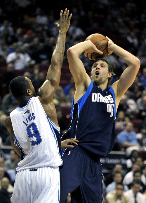 小牛队客场告捷，力挽双败势头的简单介绍