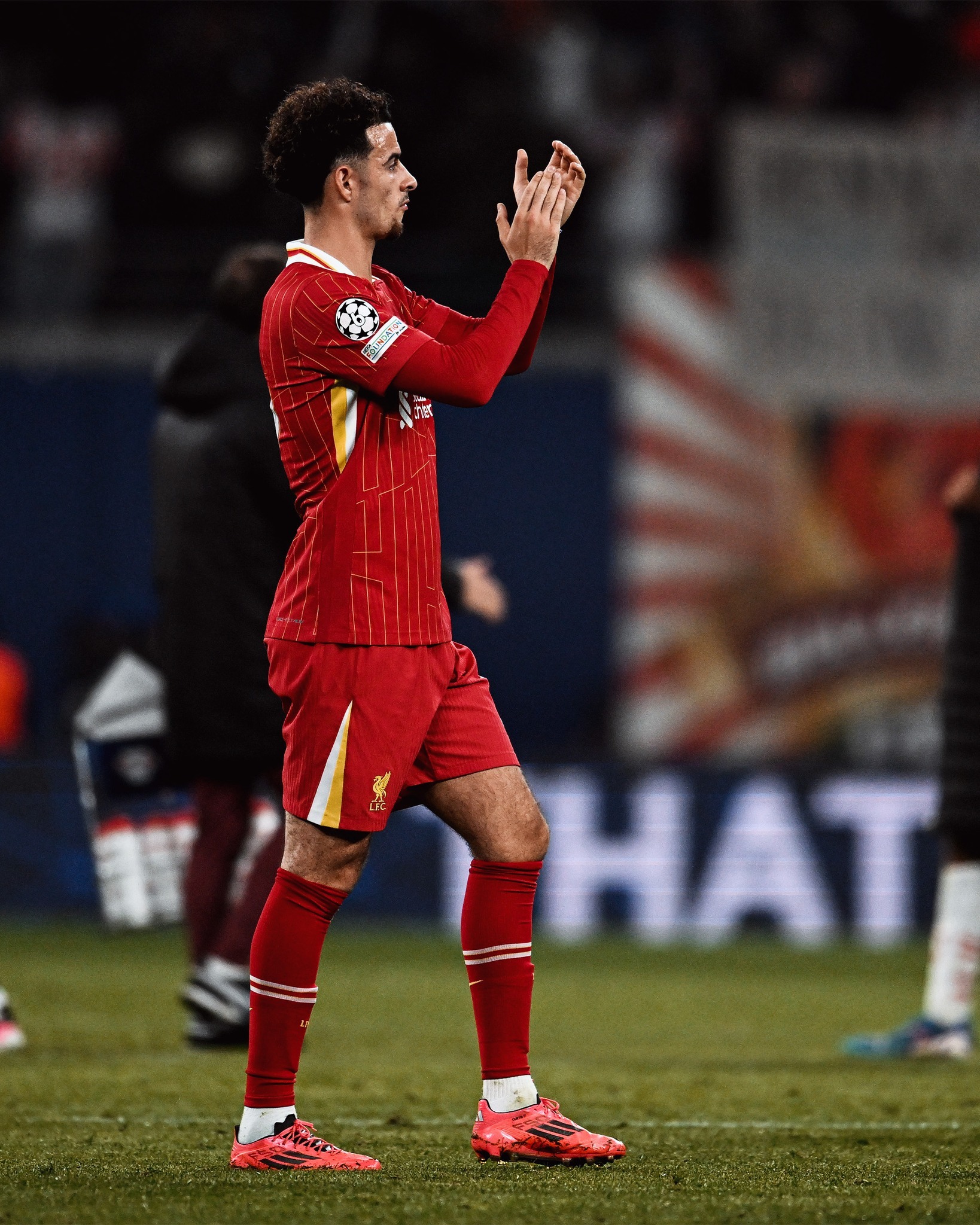 包含利物浦逆转胜利，晋级形势一片光明的词条