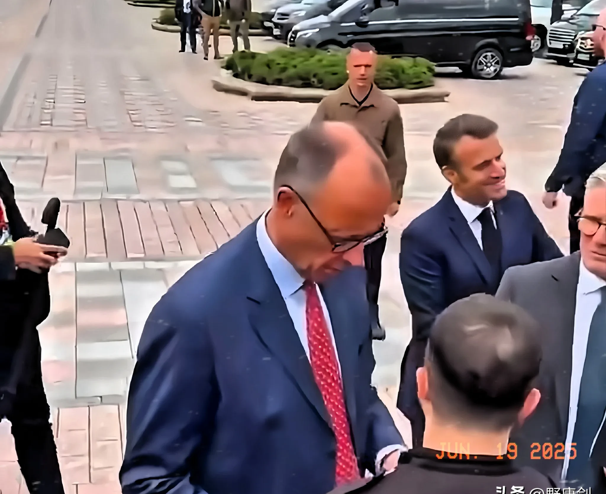 包含俄罗斯队接连失利，无缘欧国联四强的词条