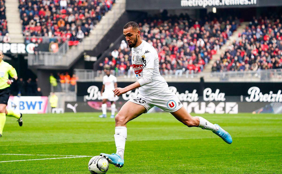 里昂客场取胜，继续保持不败的简单介绍