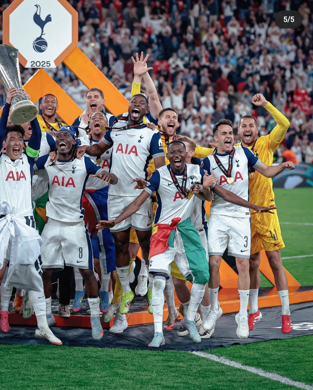 包含欧联杯赛事紧张展开,多支队伍集体发力冲刺冠军的词条 包含欧联杯赛事紧张展开,多支队伍集体发力冲刺冠军的词条