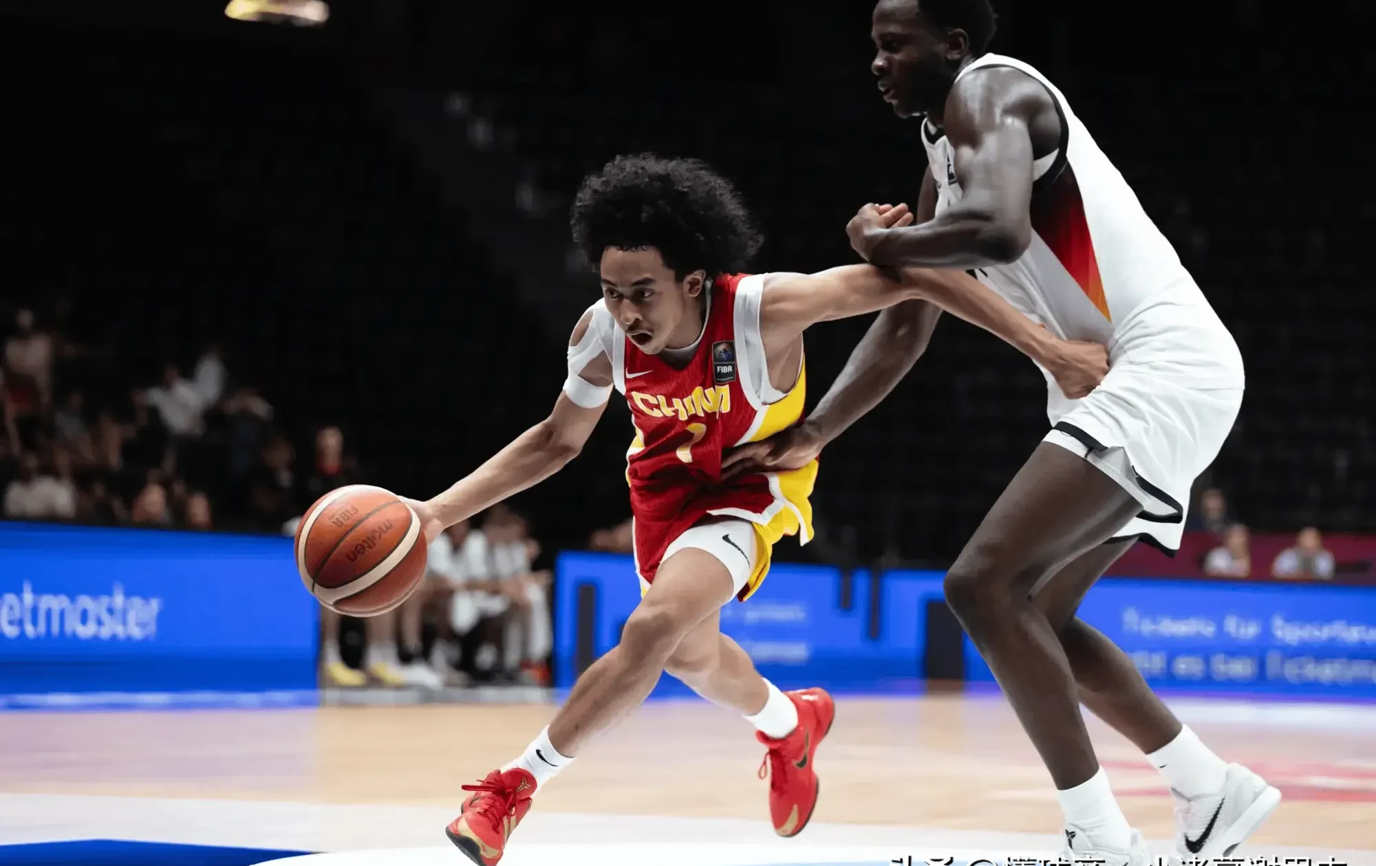 青年风暴，篮球场上的新星正在崛起的简单介绍