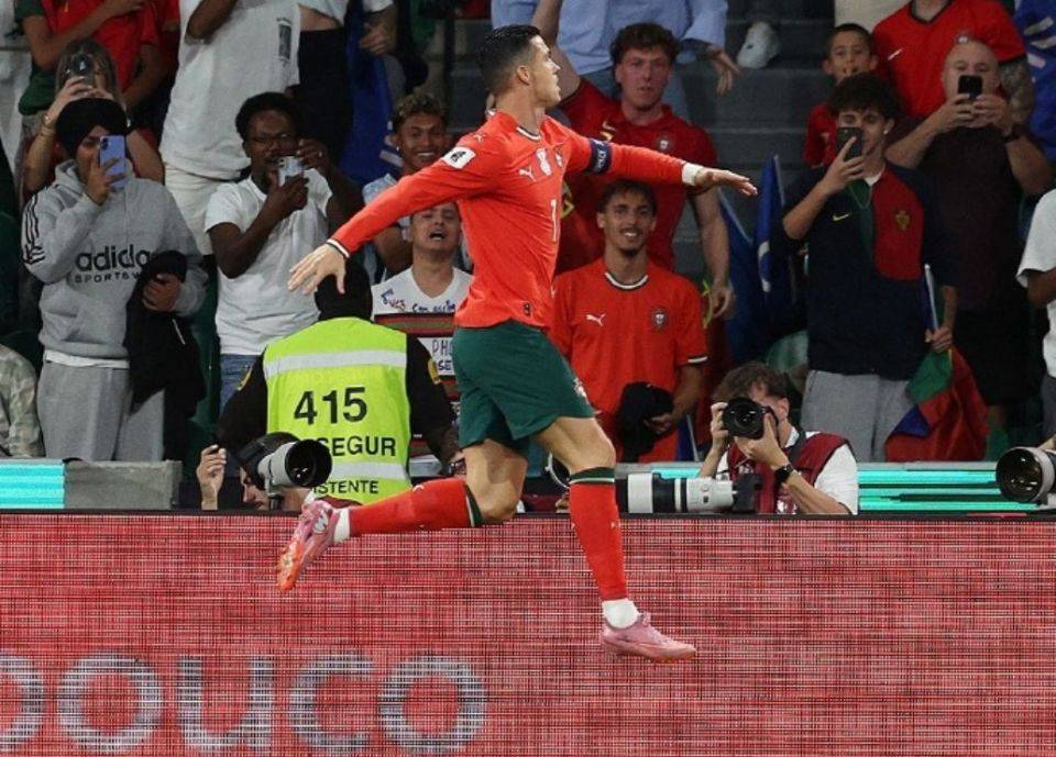 冰岛队遗憾失利，葡萄牙晋级