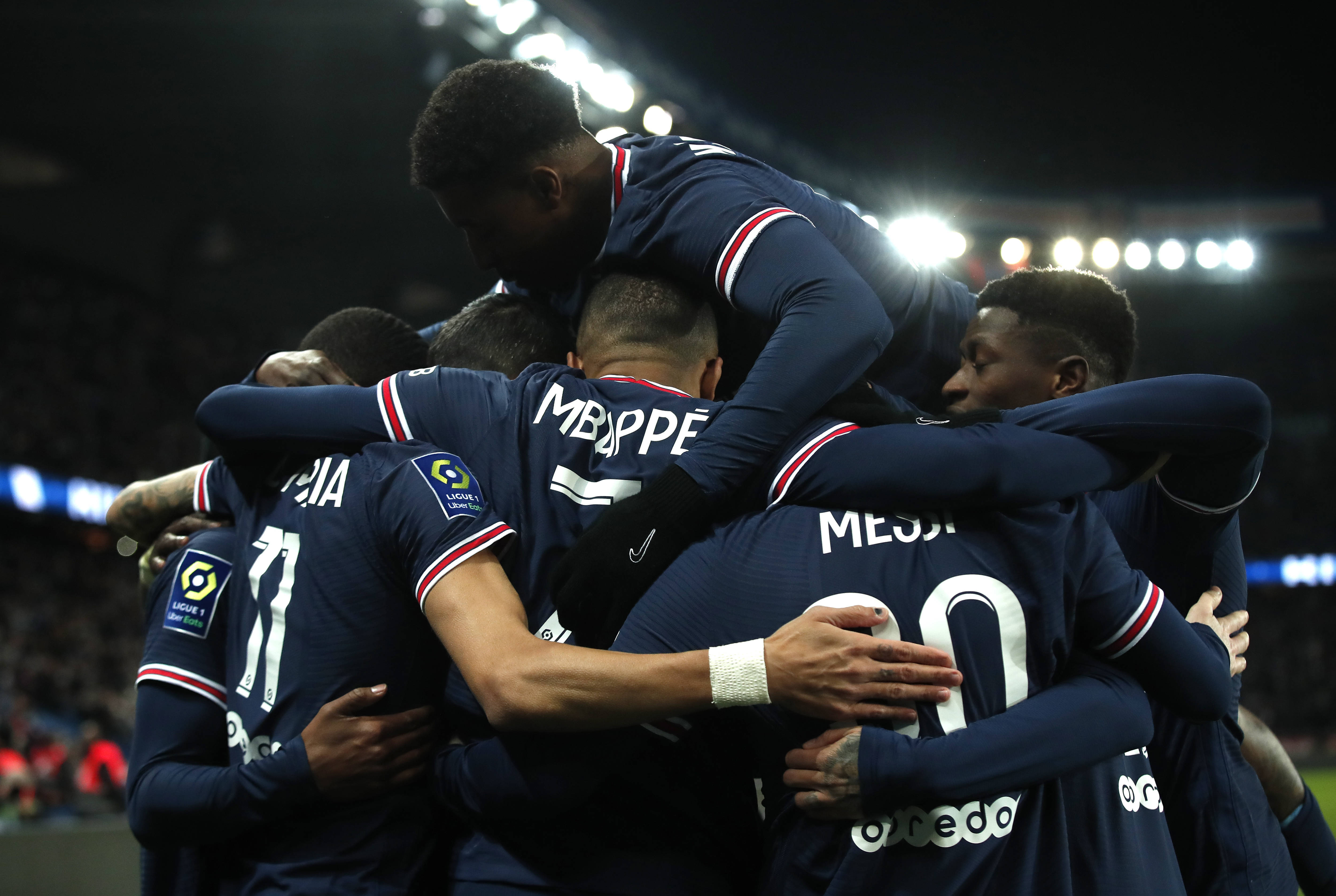 关于法超豪强巴黎圣日耳曼集中训练，备战欧冠联赛的信息