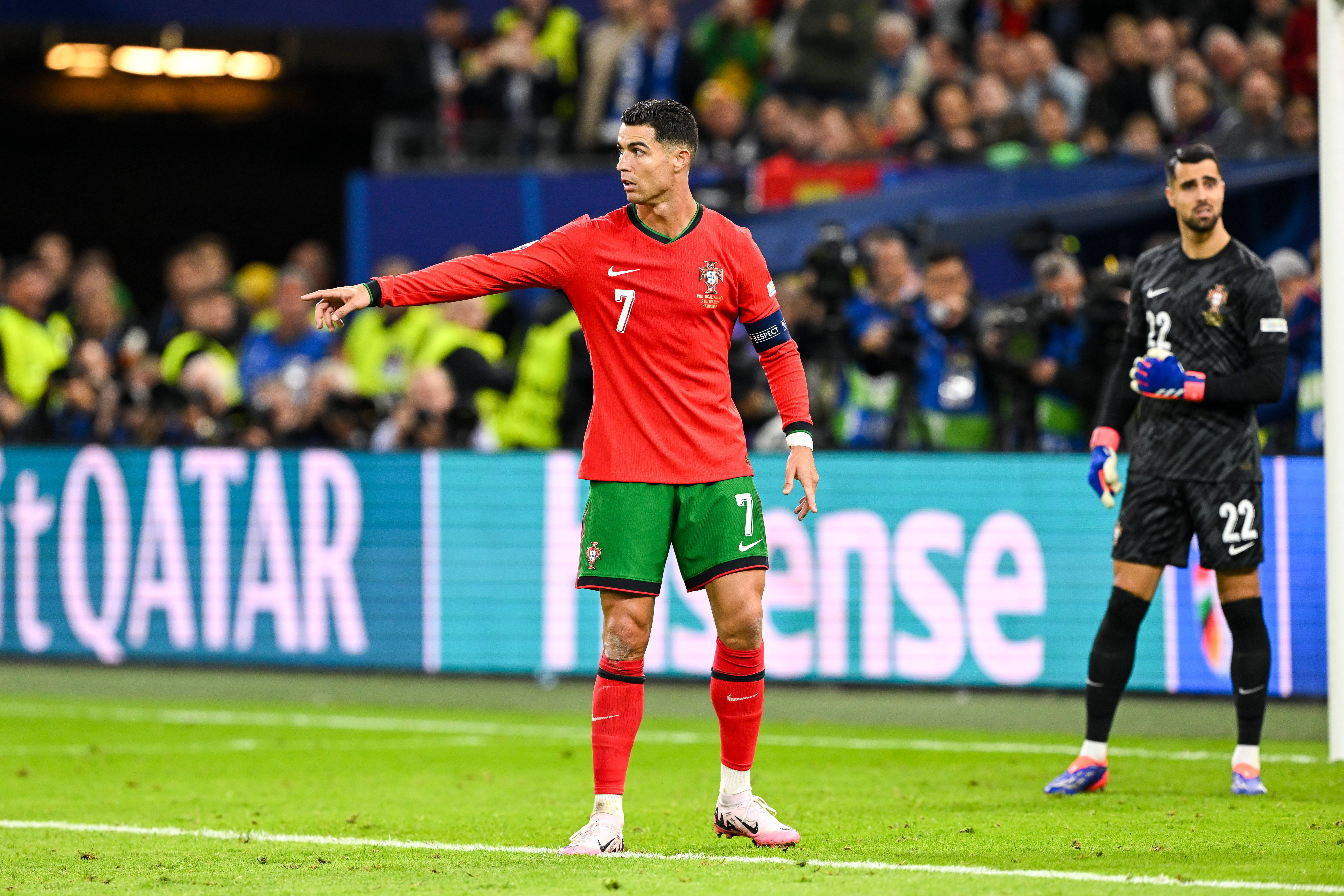 欧洲豪强的交锋，场上节奏紧凑，一触即发