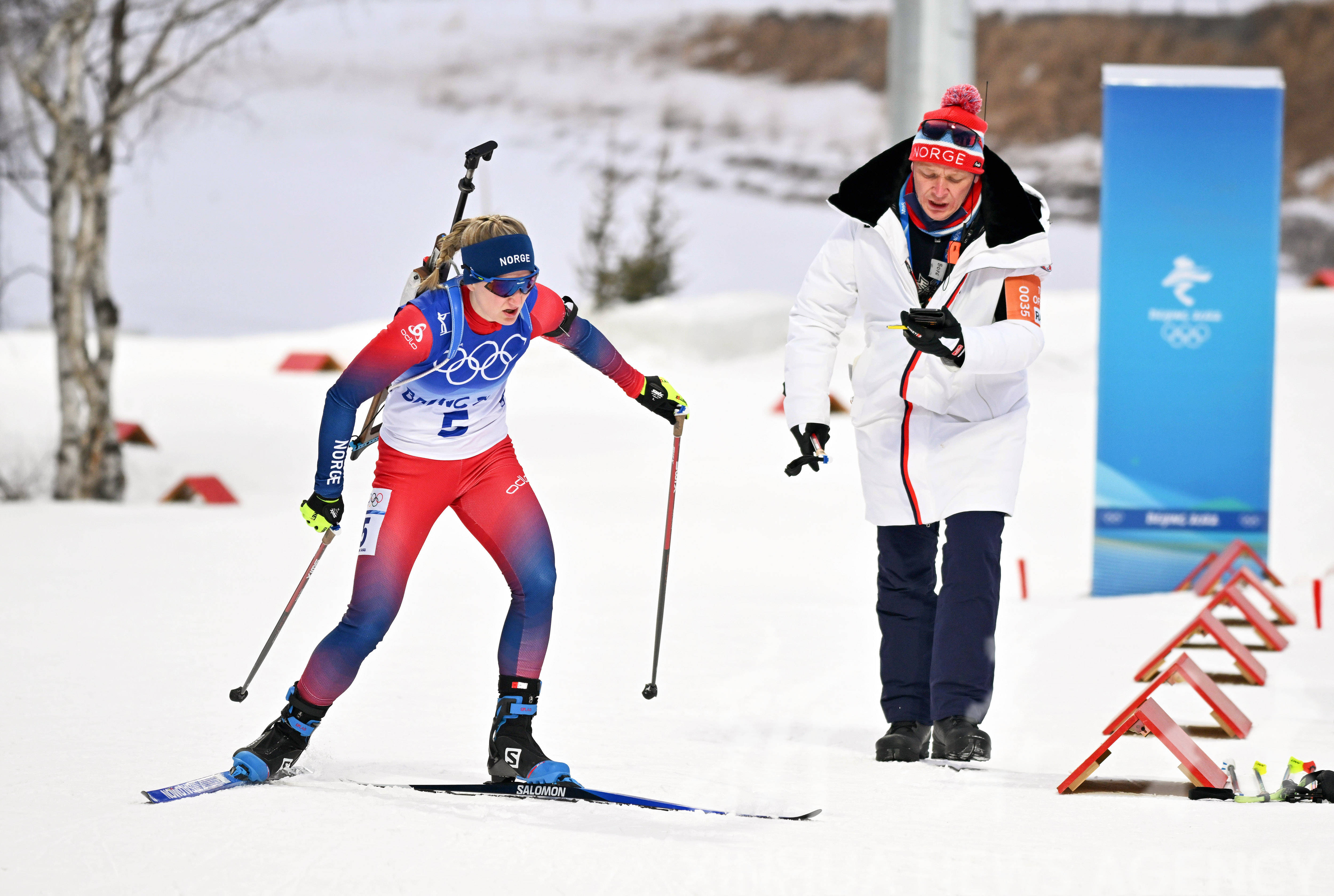 挪威选手在雪车比赛中夺得冠军