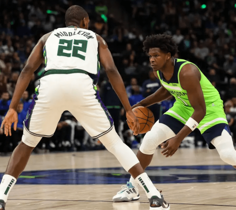 加拿大男篮血洗希腊男篮，贝弗利打破历史纪录的简单介绍