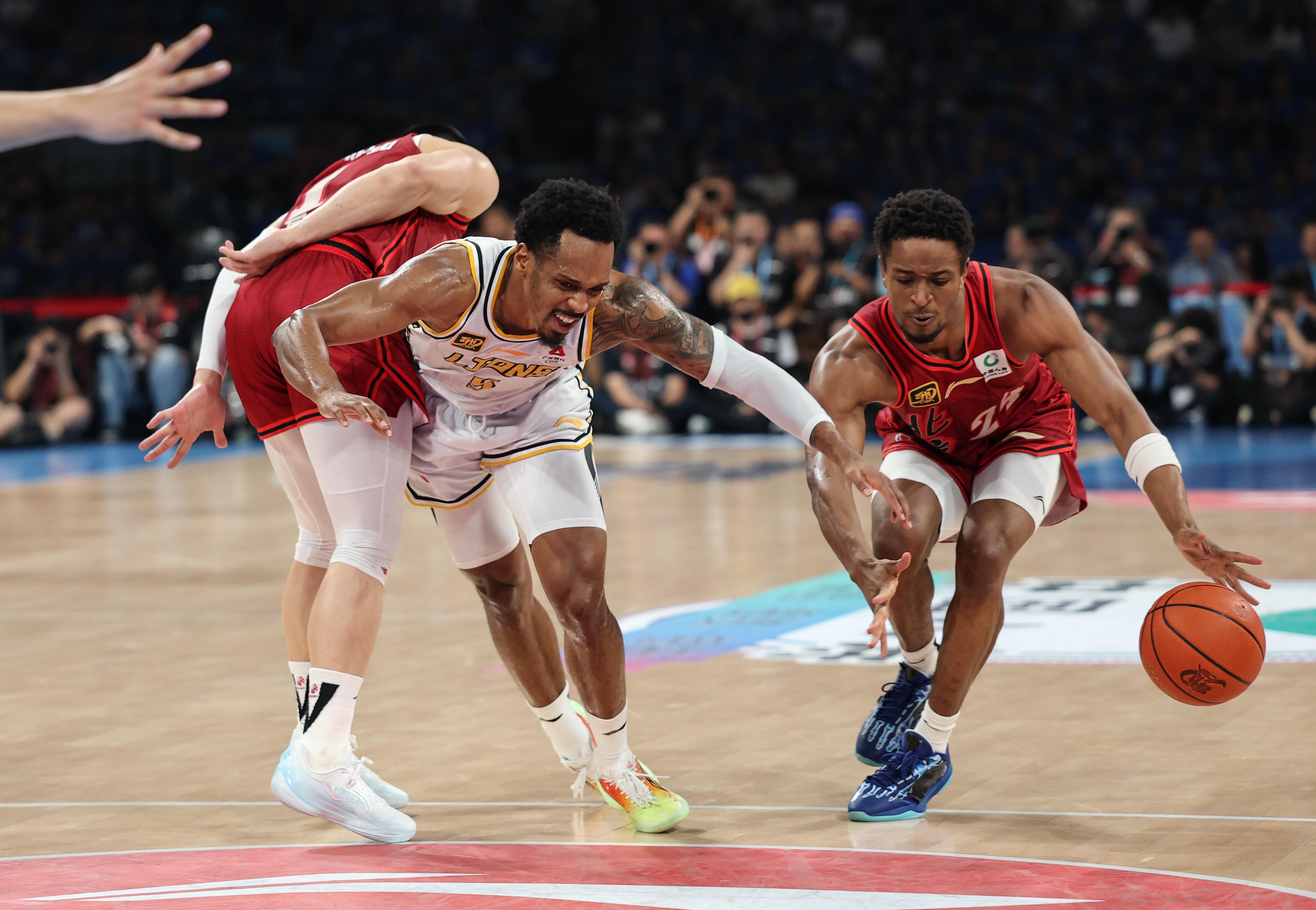 关于尼日利亚男篮绝杀篮网，乔治制霸全场的信息