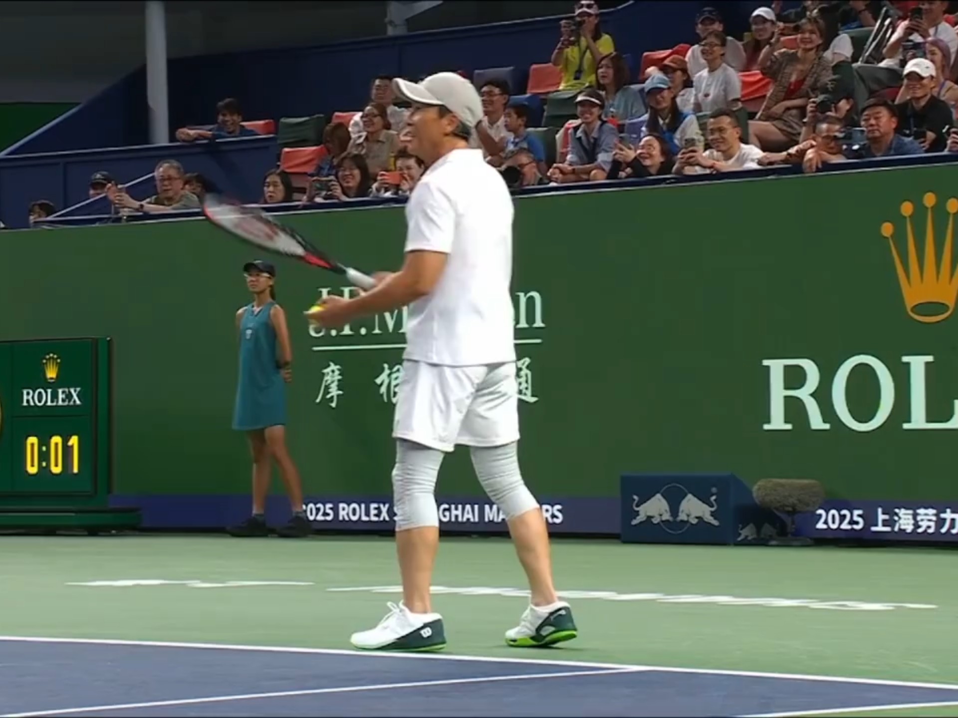 包含欧洲网球队翻盘西班牙网球队，费德勒制霸全场的词条