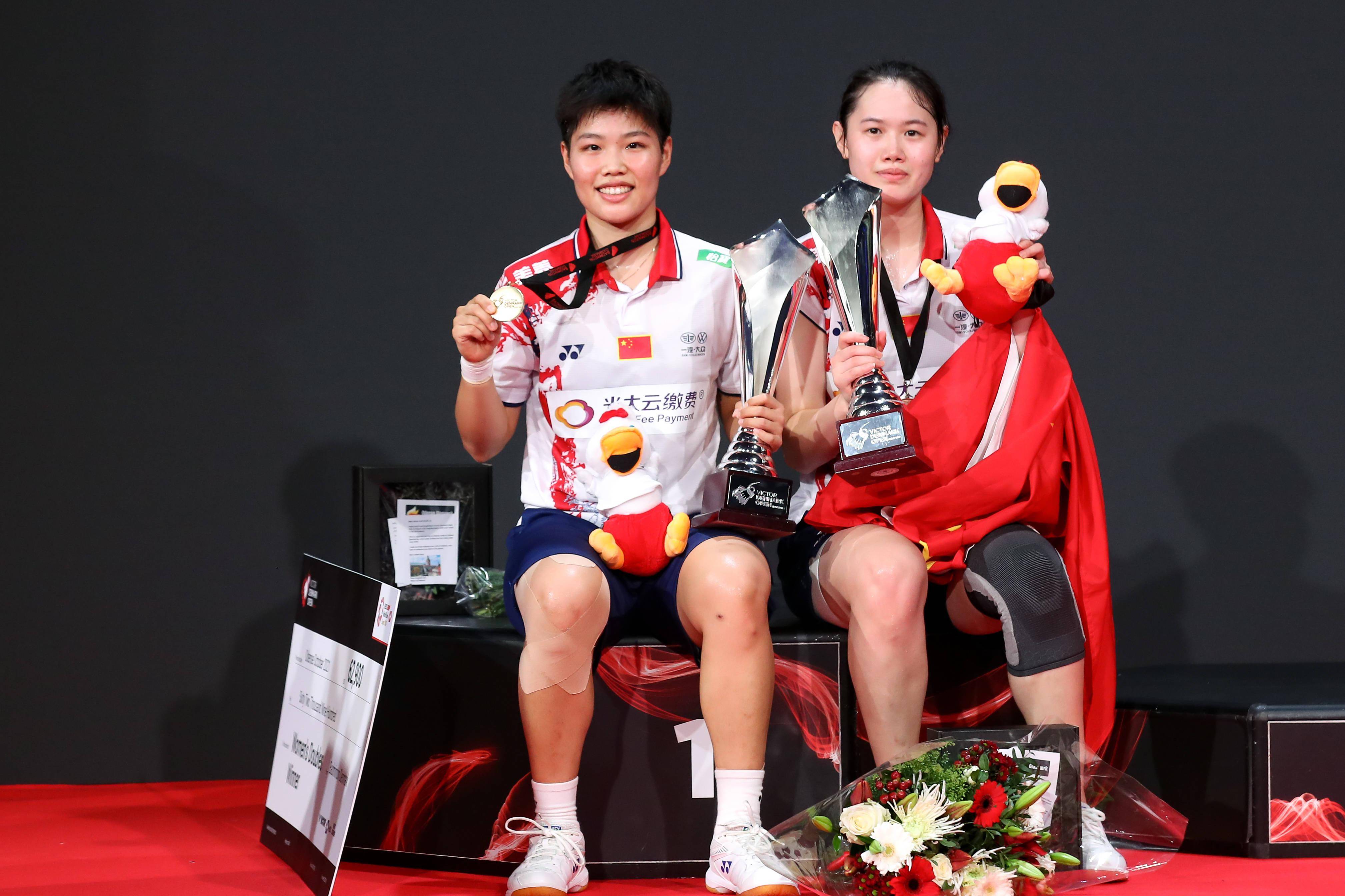 包含丹麦羽毛球队完胜日本羽毛球队，马琳三分雨点燃全场的词条