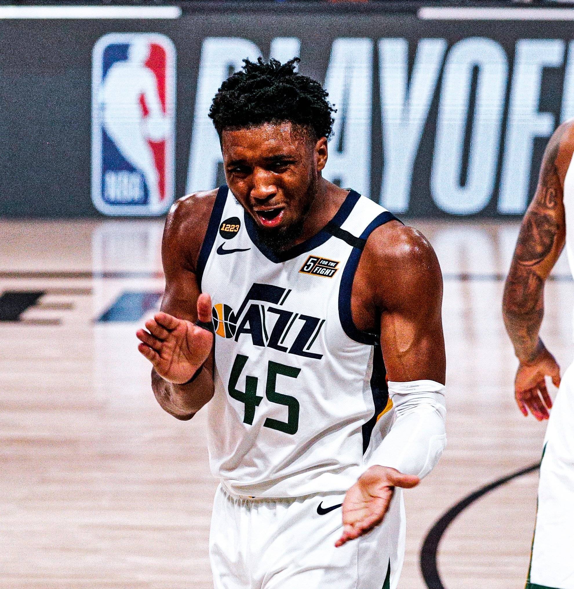 猛龙爆冷鹈鹕，米切尔打破历史纪录的简单介绍