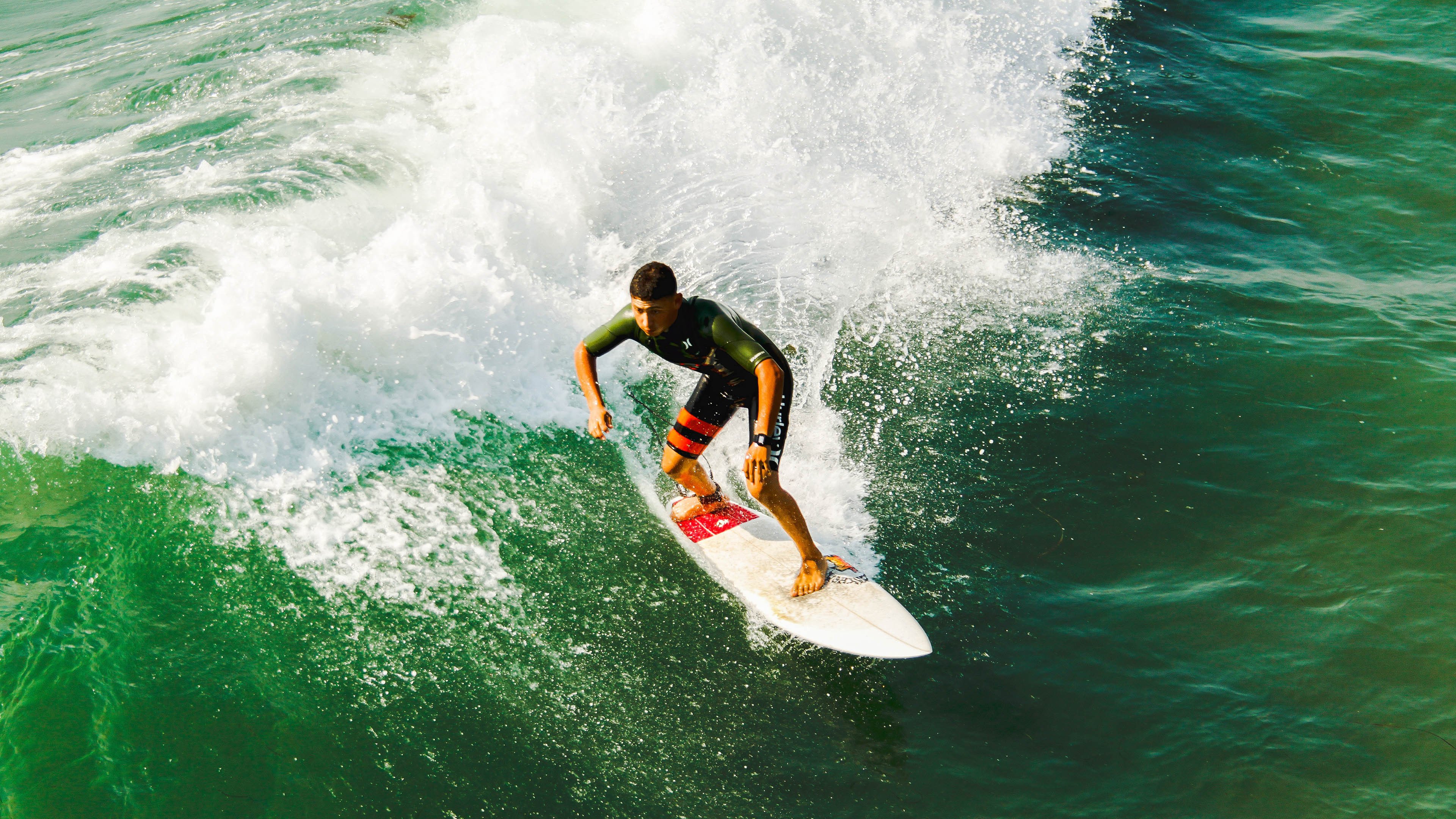 雄鹿斩落活塞,莫兰特成为关键先生,一场定义赛季的转折之战
