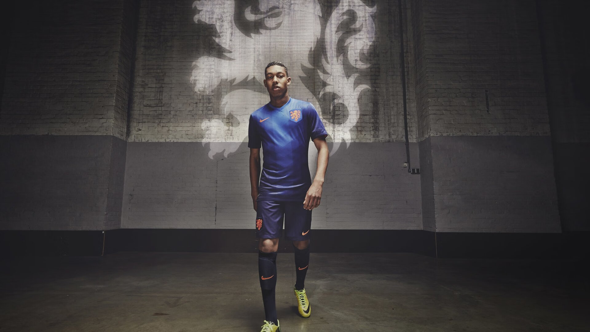 阿劳霍数据全面爆炸，卡塔尔封锁伊朗，足球与地缘政治的意外交汇