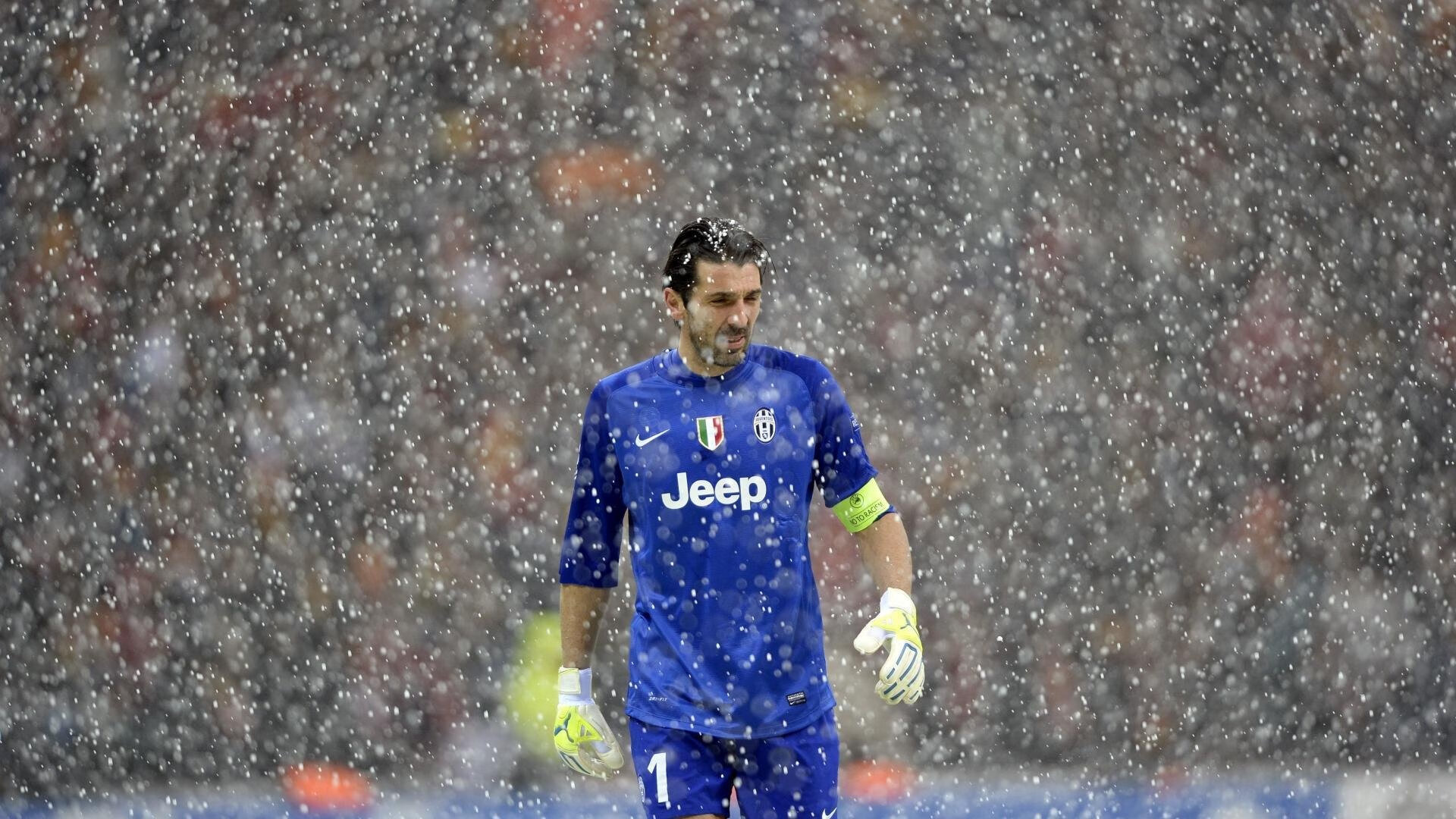 爵士一波带走独行侠,克莱点燃赛场,当团队风暴遇上个人焰火