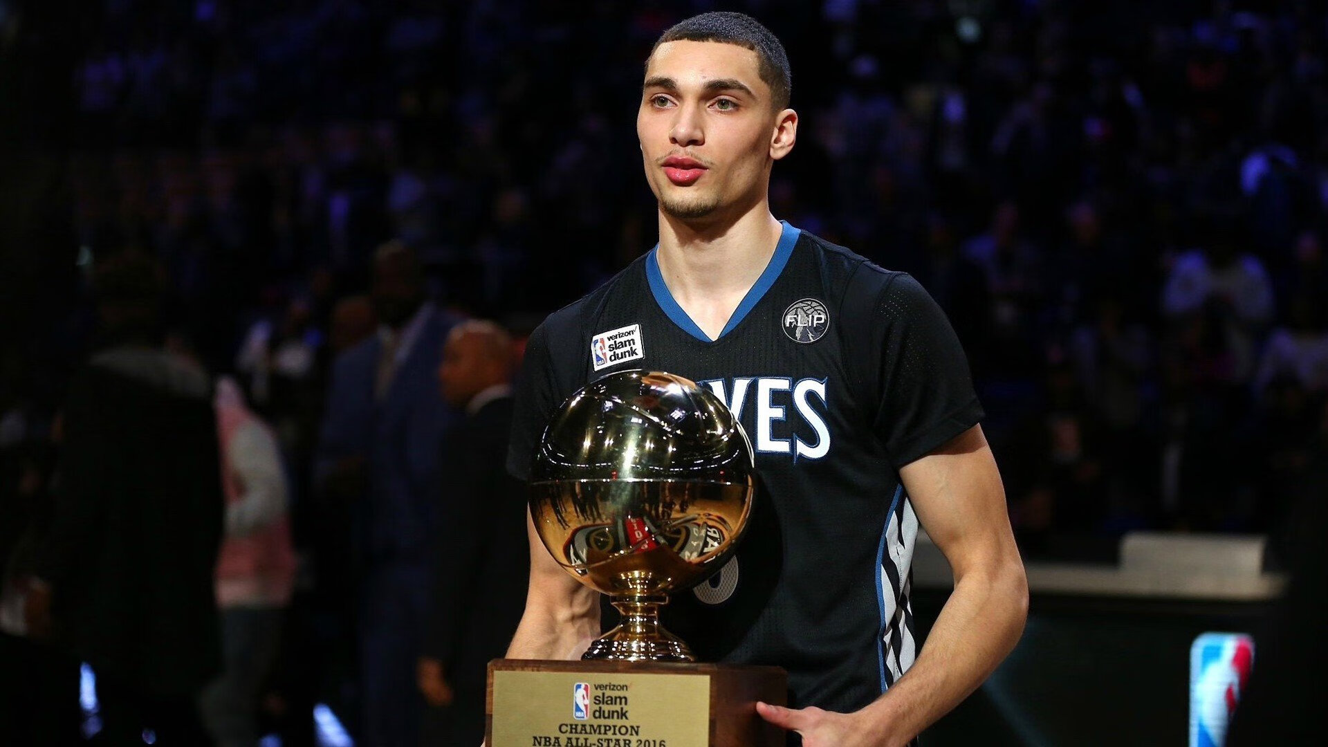 太阳单节拉开尼克斯,哈登成为关键先生