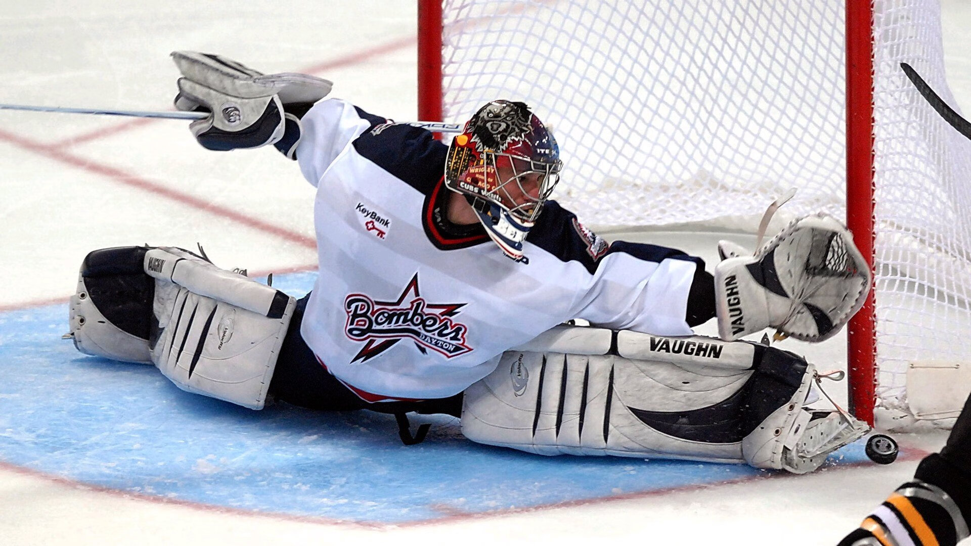 F1新赛季揭幕战之夜,切特在焦点战中证明自己,新星崛起与旧秩序的碰撞