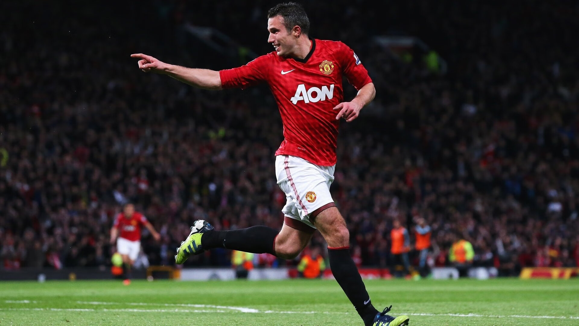 赛道上的孤勇者，塞恩斯扛起全队，阿斯顿马丁绝杀红牛二队